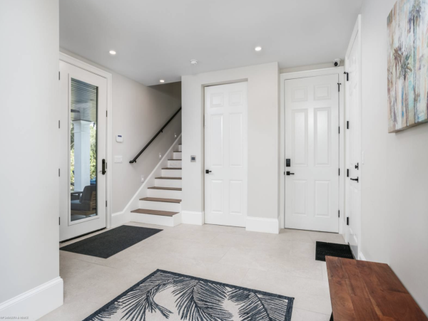 Luxurious Vacation Pool Home in Siesta Key 5 min walk to beach